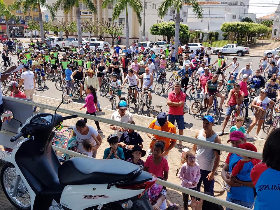 Passeio ciclístico da Três Lagoas FM, atrai mais de mil participantes