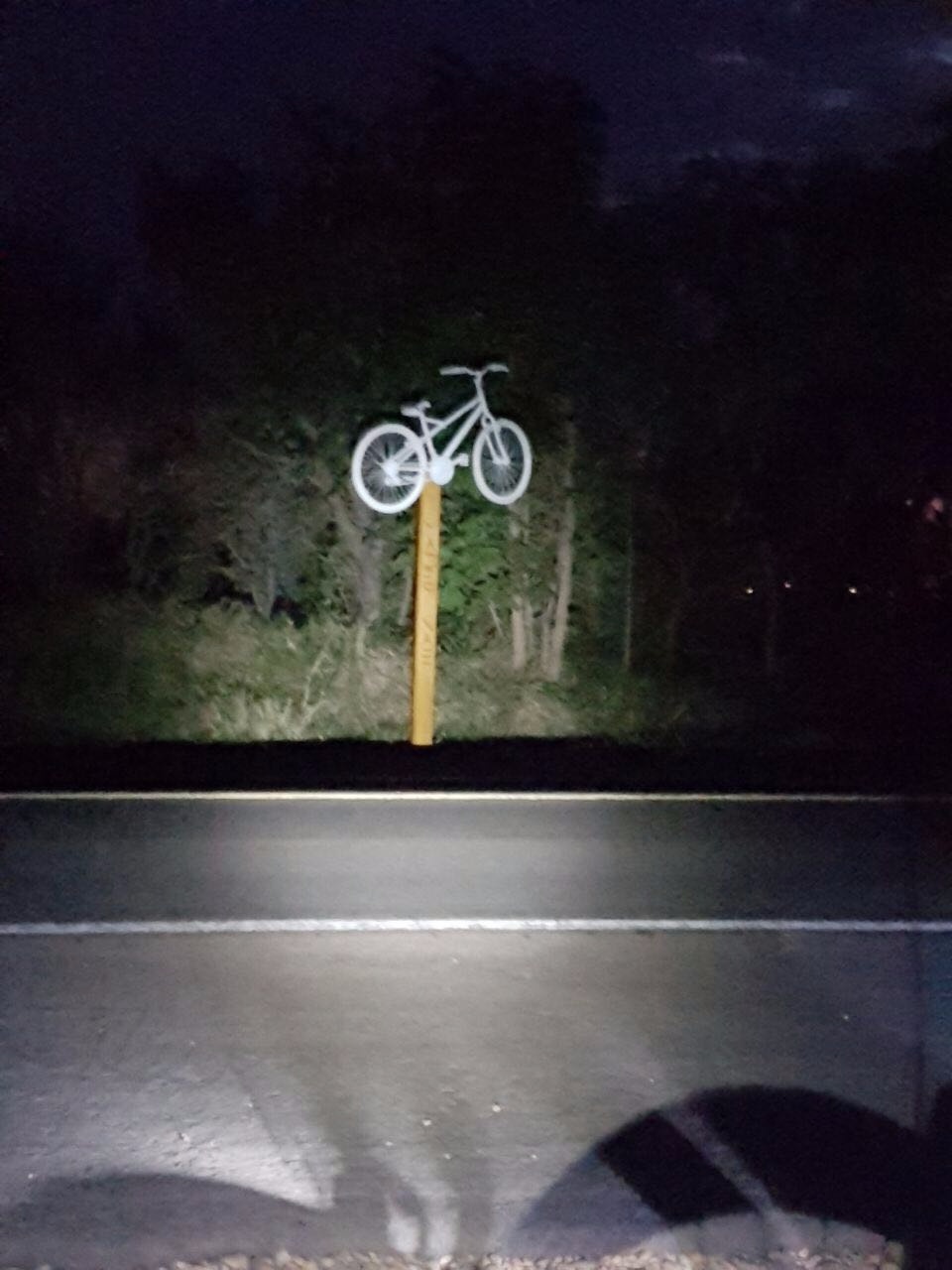 Morto em agosto, ciclista recebe homenagem de amigos na BR 158