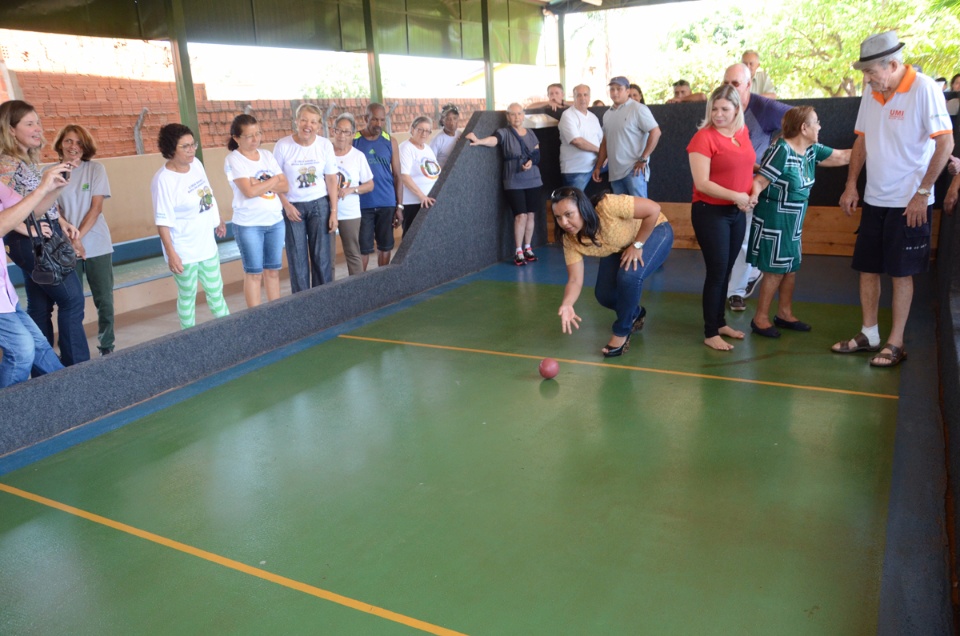 Inaugurada a cancha de bocha do Centro de Convivência Tia Nega