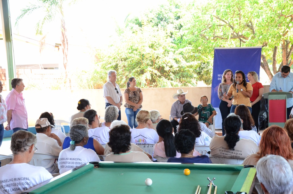 Inaugurada a cancha de bocha do Centro de Convivência Tia Nega