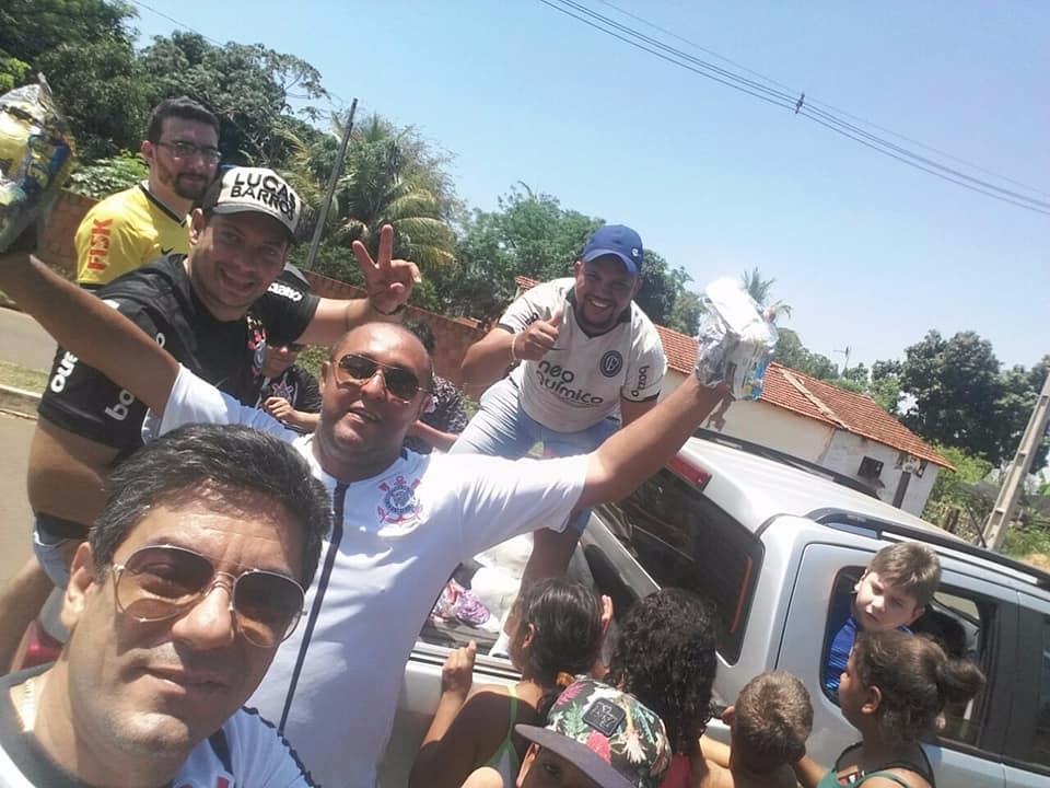 Timão Festas organiza ação solidária e entrega mais de 600 presentes no Dia das Crianças