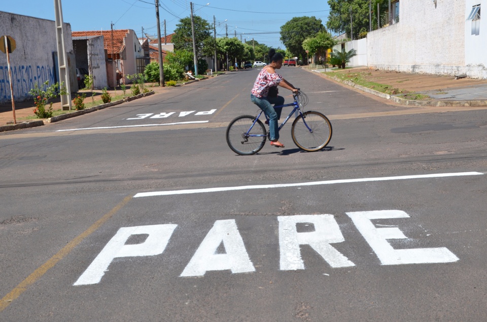 SEINTRA empenha equipes para melhorar sinalização viária e condições de tráfego nas ruas de Três Lagoas