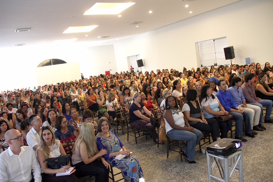 Professores e equipe diretiva e pedagógica da REME participam de capacitação em Três Lagoas