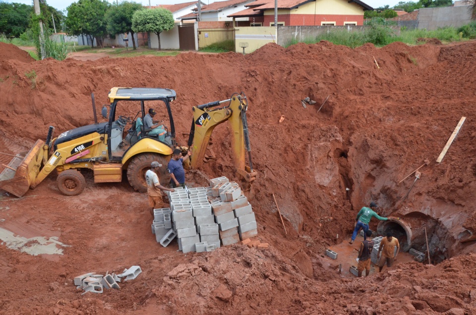 Após prejuízos causados pela chuva em Três Lagoas, obra da Vila Alegre avança e vias são reparadas