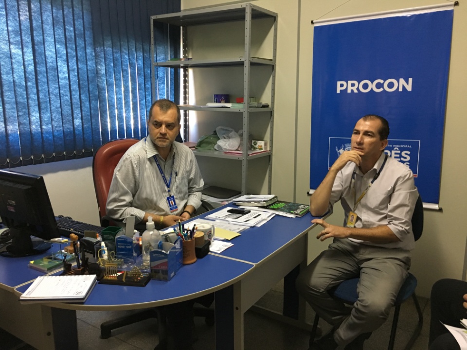PROCON de Três Lagoas realiza reunião com representantes dos Correios