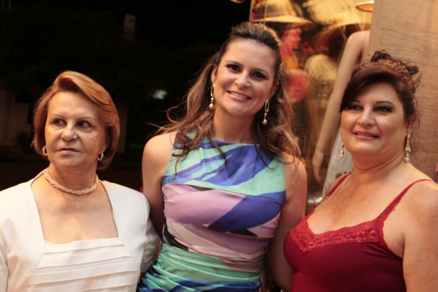 Desfile Coleção Primavera/Verão da loja Vitória Flor Desfile Coleção Primavera/Verão da loja Vitória Flor