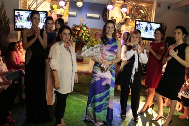 Desfile Coleção Primavera/Verão da loja Vitória Flor Desfile Coleção Primavera/Verão da loja Vitória Flor