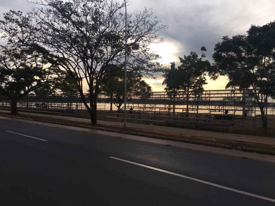 Estruturas para as festividades de 103 anos de Três Lagoas já começam a ser montadas na circular da Lagoa Estruturas para as festividades de 103 anos de Três Lagoas já começam a ser montadas na circular da Lagoa