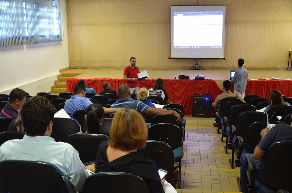 Diretoria de Cultura realiza reunião para afinar últimos detalhes do Desfile Cívico de 103 Anos de Três Lagoas Diretoria de Cultura realiza reunião para afinar últimos detalhes do Desfile Cívico de 103 Anos de Três Lagoas