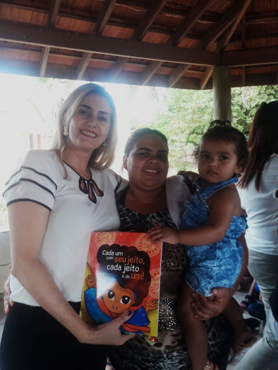 Alunos de Escolas Municipais de Três Lagoas se unem para ajudar famílias da “Vila Vicentina” Alunos de Escolas Municipais de Três Lagoas se unem para ajudar famílias da “Vila Vicentina”