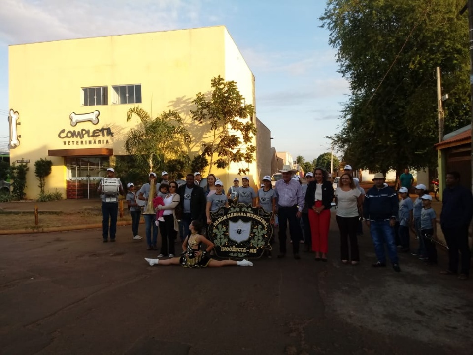 Bairros acordam com música nos 103 anos de Três Lagoas Bairros acordam com música nos 103 anos de Três Lagoas