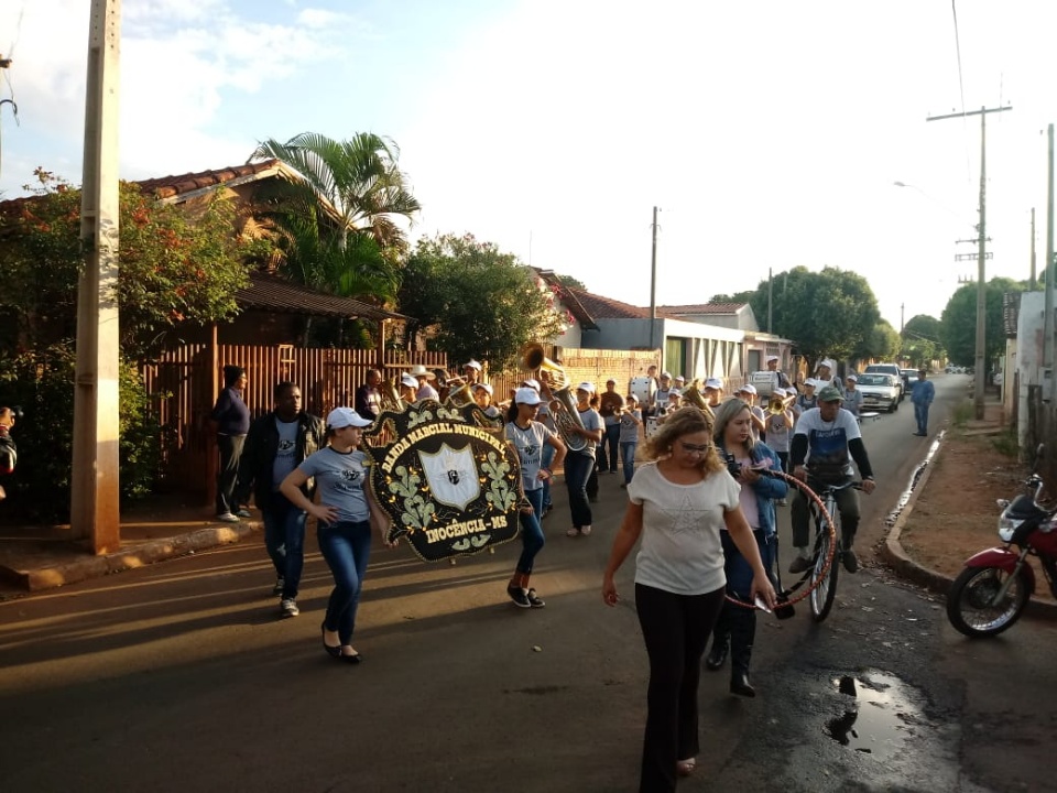 Bairros acordam com música nos 103 anos de Três Lagoas Bairros acordam com música nos 103 anos de Três Lagoas