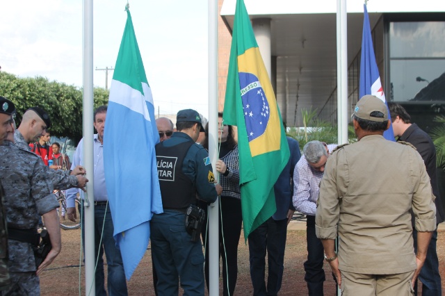 Senadores de MS participam de evento cívico no aniversário de Três Lagoas