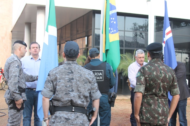 Senadores de MS participam de evento cívico no aniversário de Três Lagoas