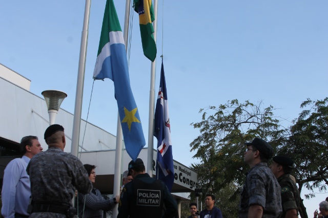 Senadores de MS participam de evento cívico no aniversário de Três Lagoas