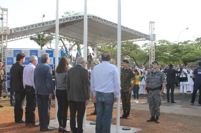Senadores de MS participam de evento cívico no aniversário de Três Lagoas