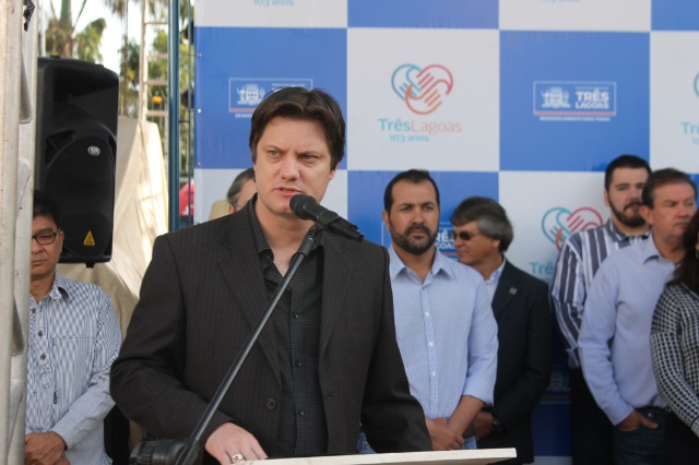 Senadores de MS participam de evento cívico no aniversário de Três Lagoas