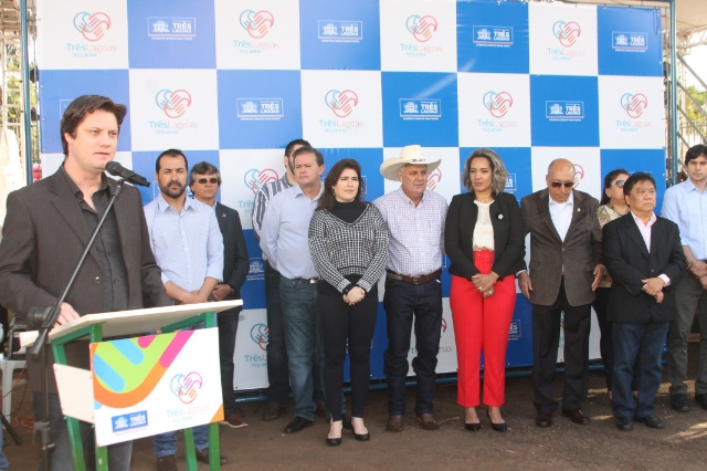 Senadores de MS participam de evento cívico no aniversário de Três Lagoas