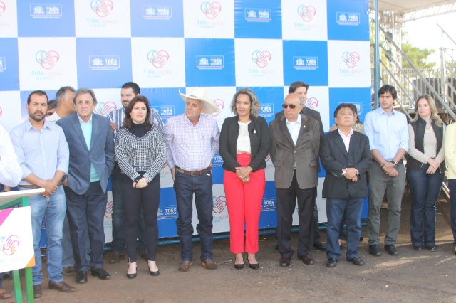 Senadores de MS participam de evento cívico no aniversário de Três Lagoas