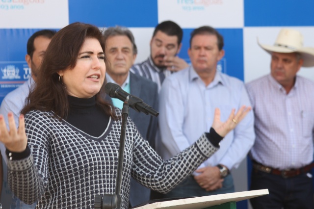 Senadores de MS participam de evento cívico no aniversário de Três Lagoas