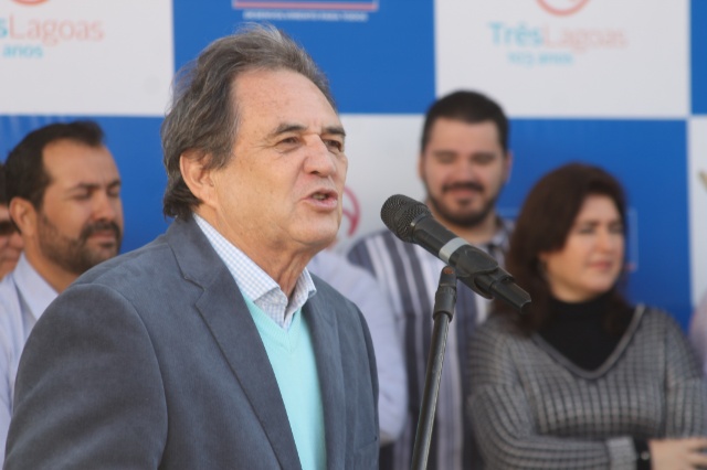 Senadores de MS participam de evento cívico no aniversário de Três Lagoas