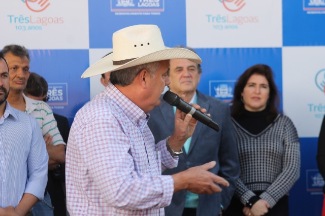 Senadores de MS participam de evento cívico no aniversário de Três Lagoas