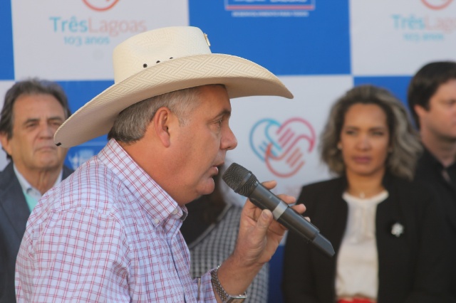 Senadores de MS participam de evento cívico no aniversário de Três Lagoas