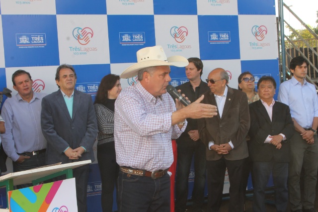 Senadores de MS participam de evento cívico no aniversário de Três Lagoas