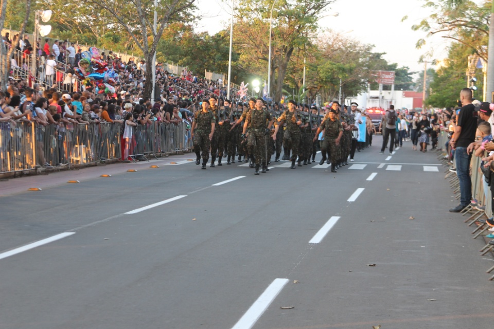Cidadania e Solidariedade marcam desfile de aniversário de Três Lagoas Cidadania e Solidariedade marcam desfile de aniversário de Três Lagoas