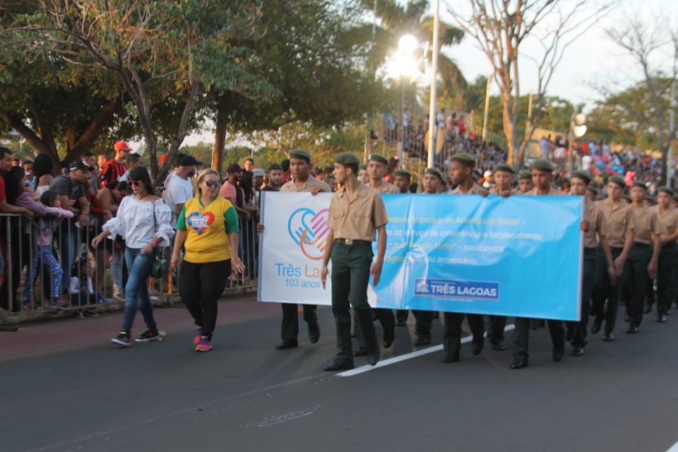 Cidadania e Solidariedade marcam desfile de aniversário de Três Lagoas Cidadania e Solidariedade marcam desfile de aniversário de Três Lagoas