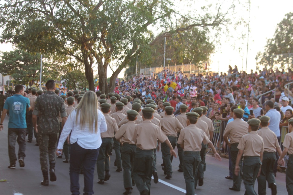 Cidadania e Solidariedade marcam desfile de aniversário de Três Lagoas Cidadania e Solidariedade marcam desfile de aniversário de Três Lagoas