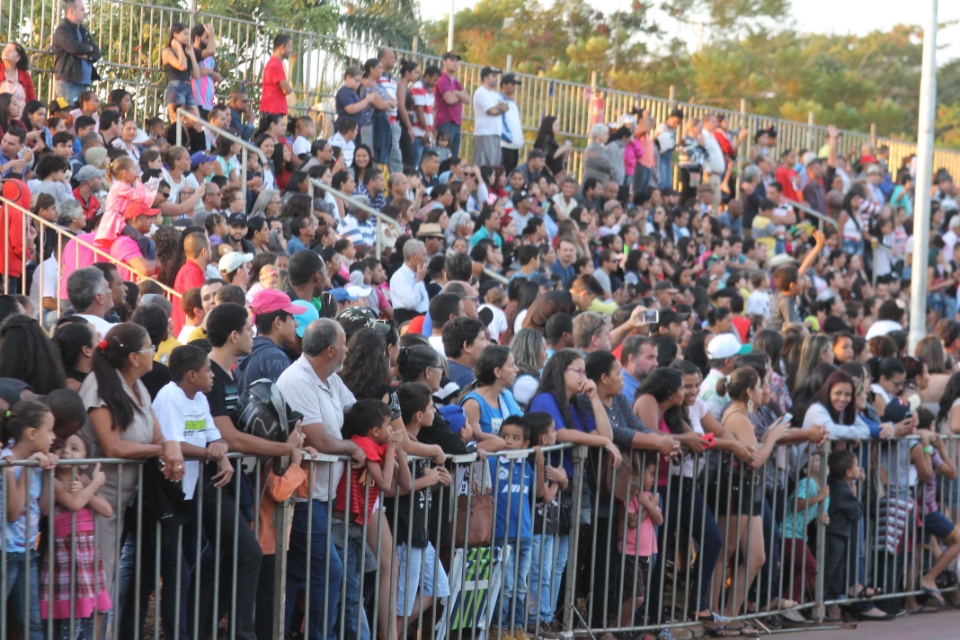 Cidadania e Solidariedade marcam desfile de aniversário de Três Lagoas Cidadania e Solidariedade marcam desfile de aniversário de Três Lagoas