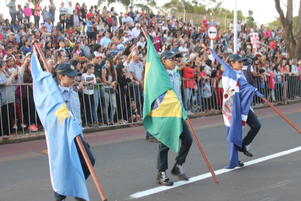 Cidadania e Solidariedade marcam desfile de aniversário de Três Lagoas Cidadania e Solidariedade marcam desfile de aniversário de Três Lagoas