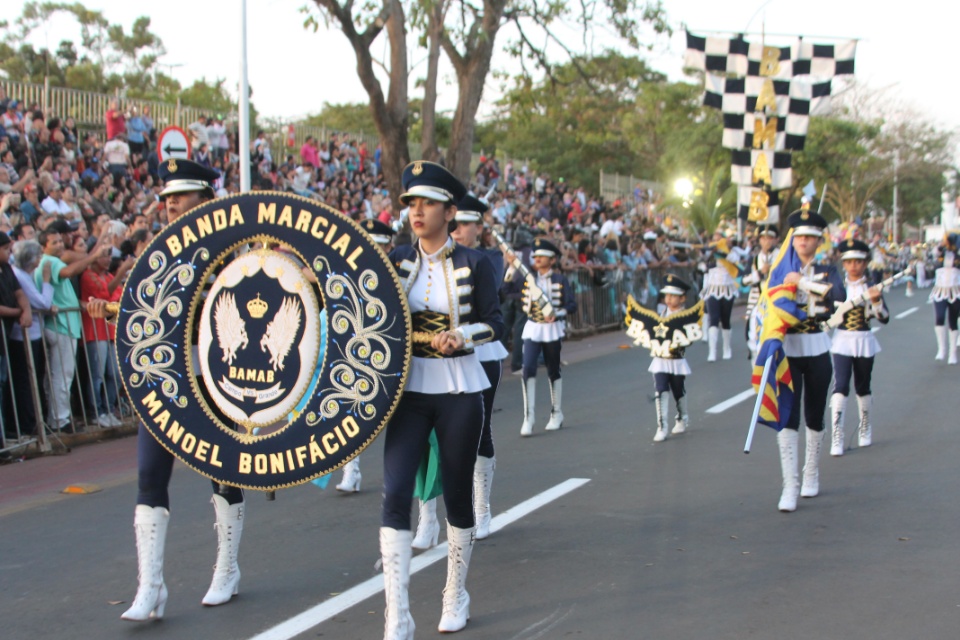 Cidadania e Solidariedade marcam desfile de aniversário de Três Lagoas Cidadania e Solidariedade marcam desfile de aniversário de Três Lagoas
