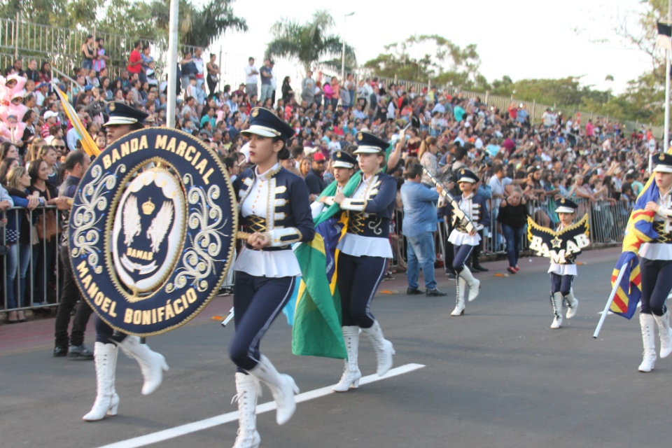 Cidadania e Solidariedade marcam desfile de aniversário de Três Lagoas Cidadania e Solidariedade marcam desfile de aniversário de Três Lagoas