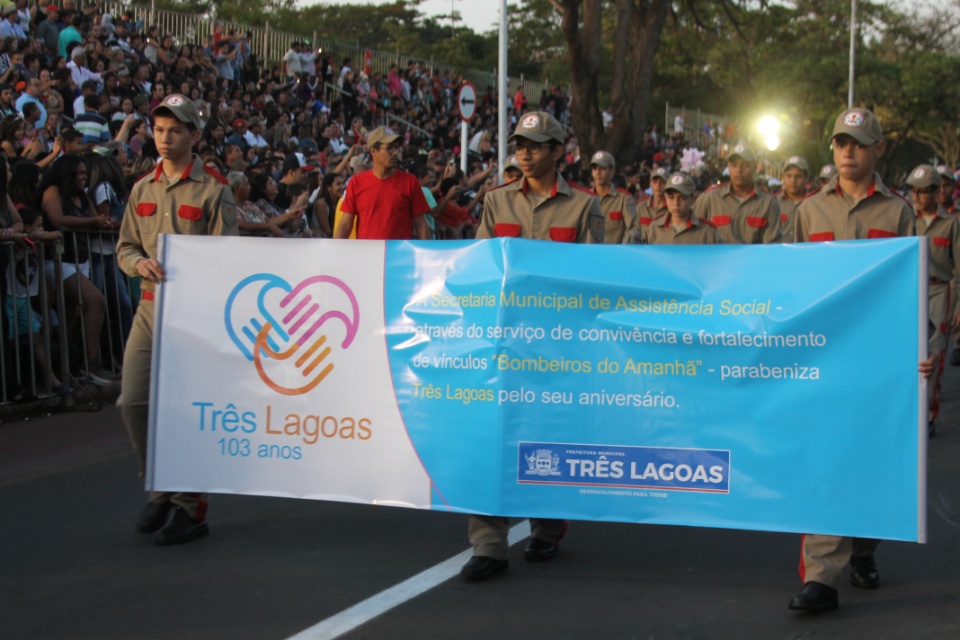 Cidadania e Solidariedade marcam desfile de aniversário de Três Lagoas Cidadania e Solidariedade marcam desfile de aniversário de Três Lagoas