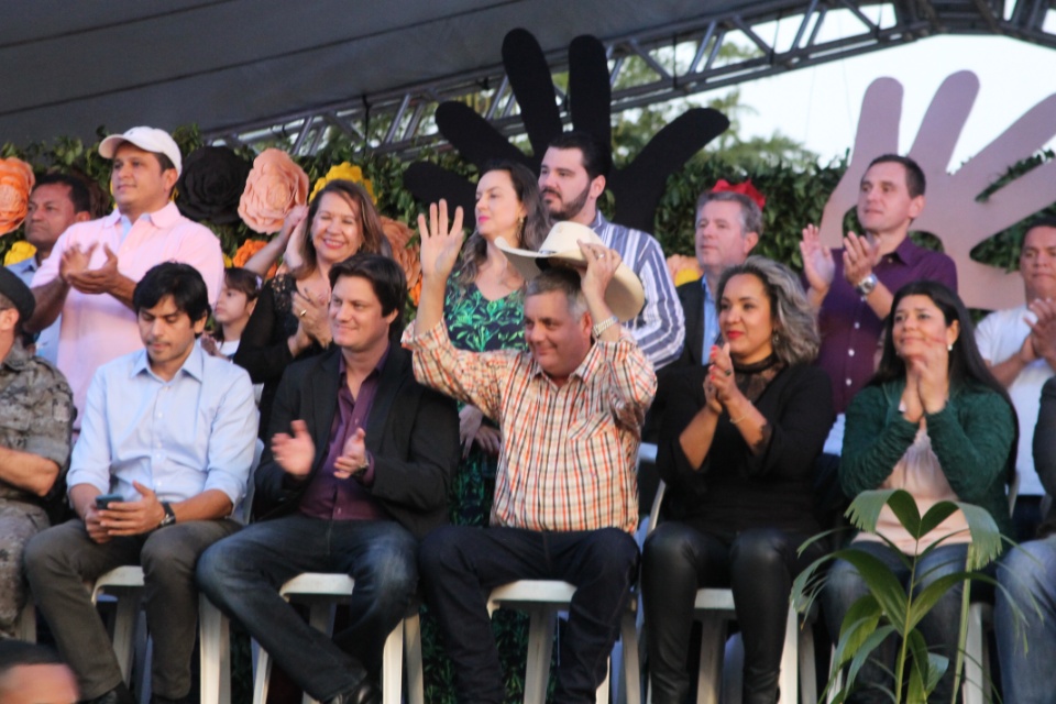 Cidadania e Solidariedade marcam desfile de aniversário de Três Lagoas Cidadania e Solidariedade marcam desfile de aniversário de Três Lagoas