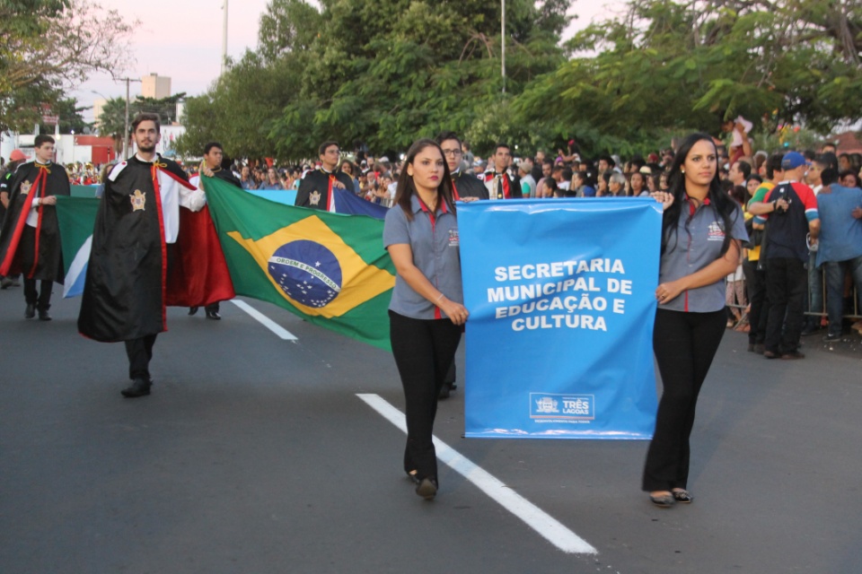Cidadania e Solidariedade marcam desfile de aniversário de Três Lagoas Cidadania e Solidariedade marcam desfile de aniversário de Três Lagoas