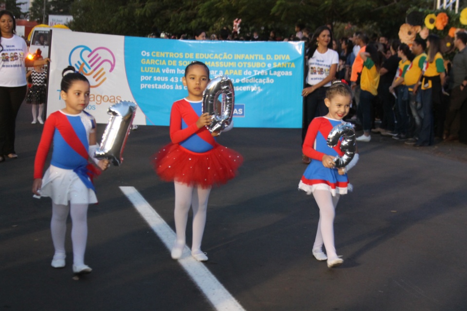 Cidadania e Solidariedade marcam desfile de aniversário de Três Lagoas Cidadania e Solidariedade marcam desfile de aniversário de Três Lagoas