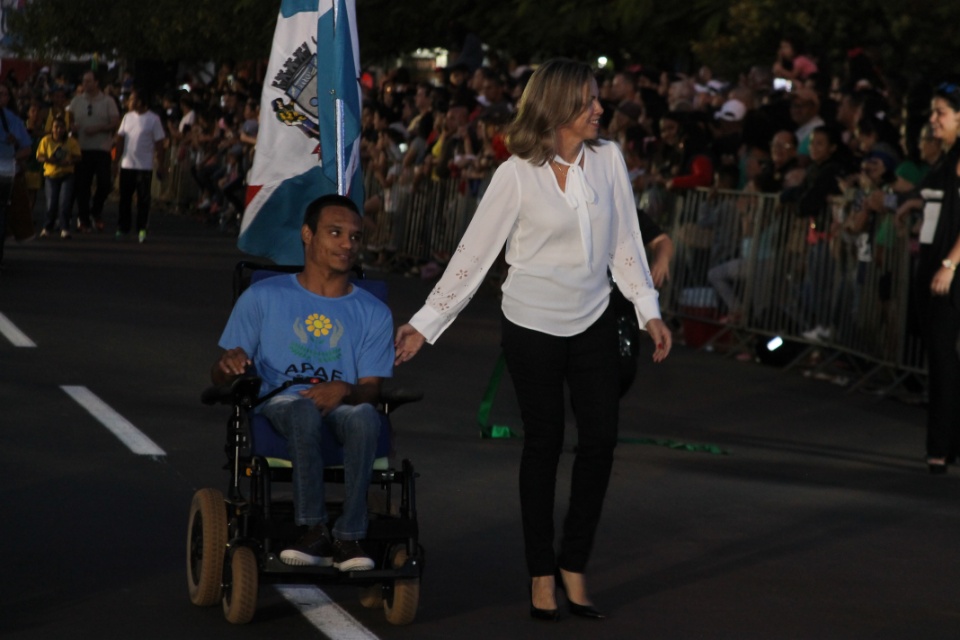 Cidadania e Solidariedade marcam desfile de aniversário de Três Lagoas Cidadania e Solidariedade marcam desfile de aniversário de Três Lagoas