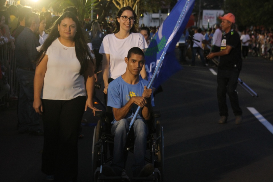 Cidadania e Solidariedade marcam desfile de aniversário de Três Lagoas Cidadania e Solidariedade marcam desfile de aniversário de Três Lagoas