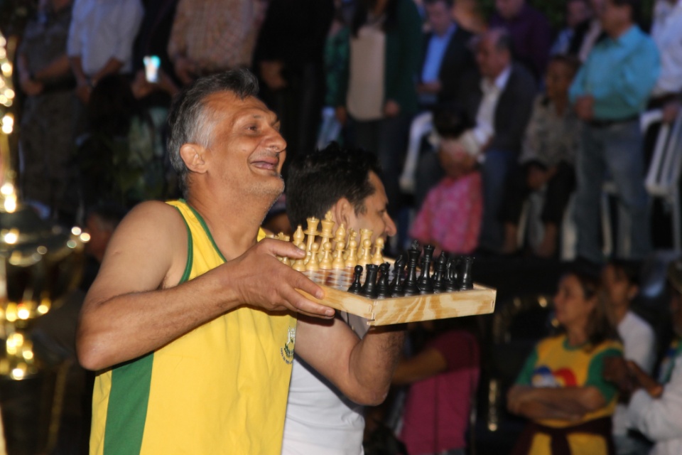 Cidadania e Solidariedade marcam desfile de aniversário de Três Lagoas Cidadania e Solidariedade marcam desfile de aniversário de Três Lagoas