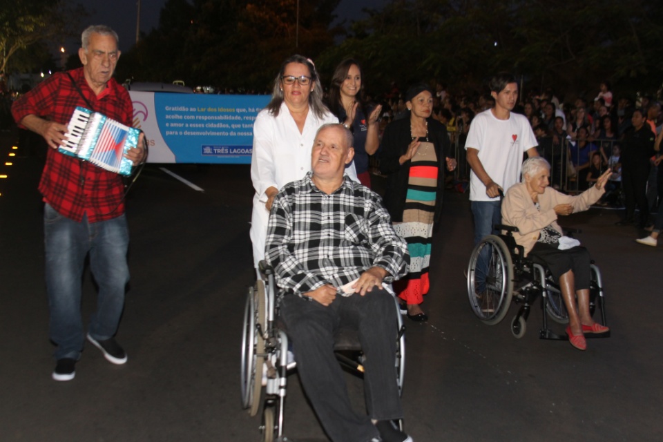 Cidadania e Solidariedade marcam desfile de aniversário de Três Lagoas Cidadania e Solidariedade marcam desfile de aniversário de Três Lagoas