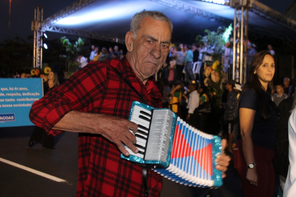 Cidadania e Solidariedade marcam desfile de aniversário de Três Lagoas Cidadania e Solidariedade marcam desfile de aniversário de Três Lagoas