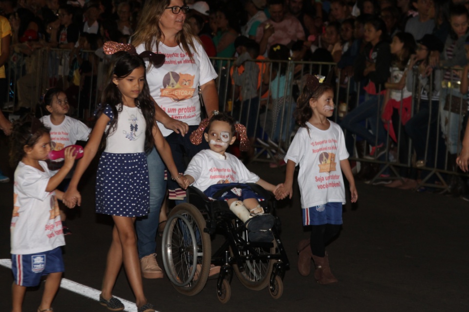 Cidadania e Solidariedade marcam desfile de aniversário de Três Lagoas Cidadania e Solidariedade marcam desfile de aniversário de Três Lagoas