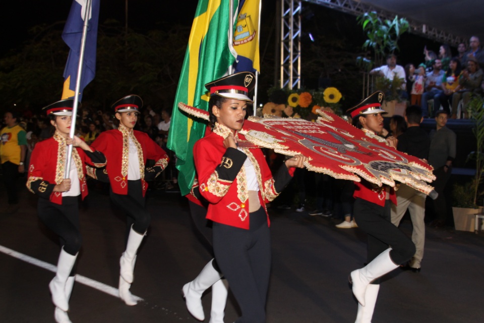Cidadania e Solidariedade marcam desfile de aniversário de Três Lagoas Cidadania e Solidariedade marcam desfile de aniversário de Três Lagoas