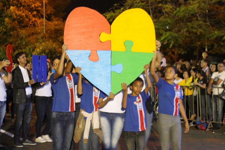 Cidadania e Solidariedade marcam desfile de aniversário de Três Lagoas Cidadania e Solidariedade marcam desfile de aniversário de Três Lagoas