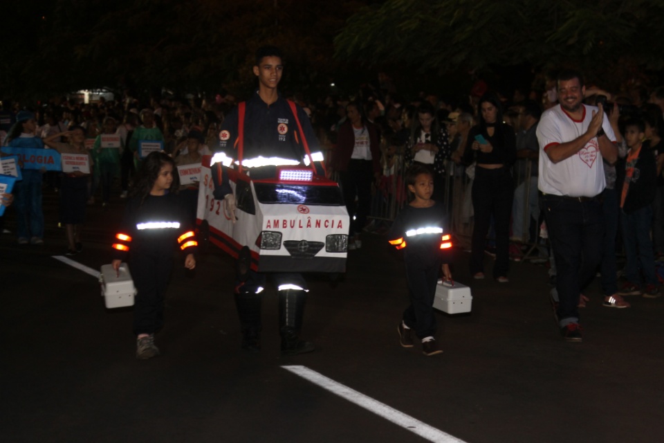 Cidadania e Solidariedade marcam desfile de aniversário de Três Lagoas Cidadania e Solidariedade marcam desfile de aniversário de Três Lagoas