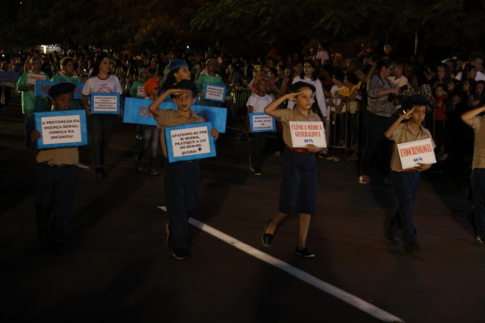 Cidadania e Solidariedade marcam desfile de aniversário de Três Lagoas Cidadania e Solidariedade marcam desfile de aniversário de Três Lagoas