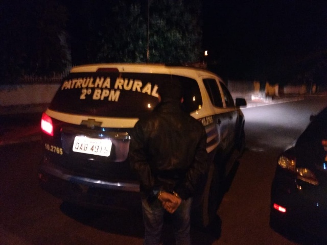Motorista é preso em Brasilândia com arma, munições e droga